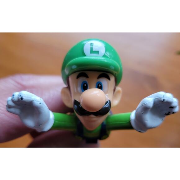 2 McDonald Happy Meal Toy Super Mario Invincible Luigi set nintendo 2017 2018 - Picture 9 of 11